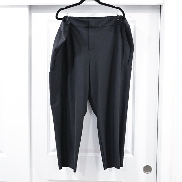 ATHLETA Plus Size Black Stellar Straight Leg Crop Pant - Picture 2 of 9